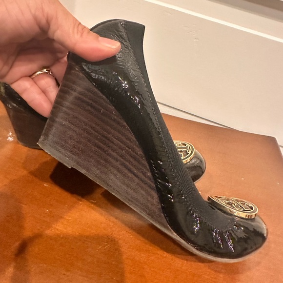 Tory Burch Wedges. Ladies 8.5 - Picture 6 of 12
